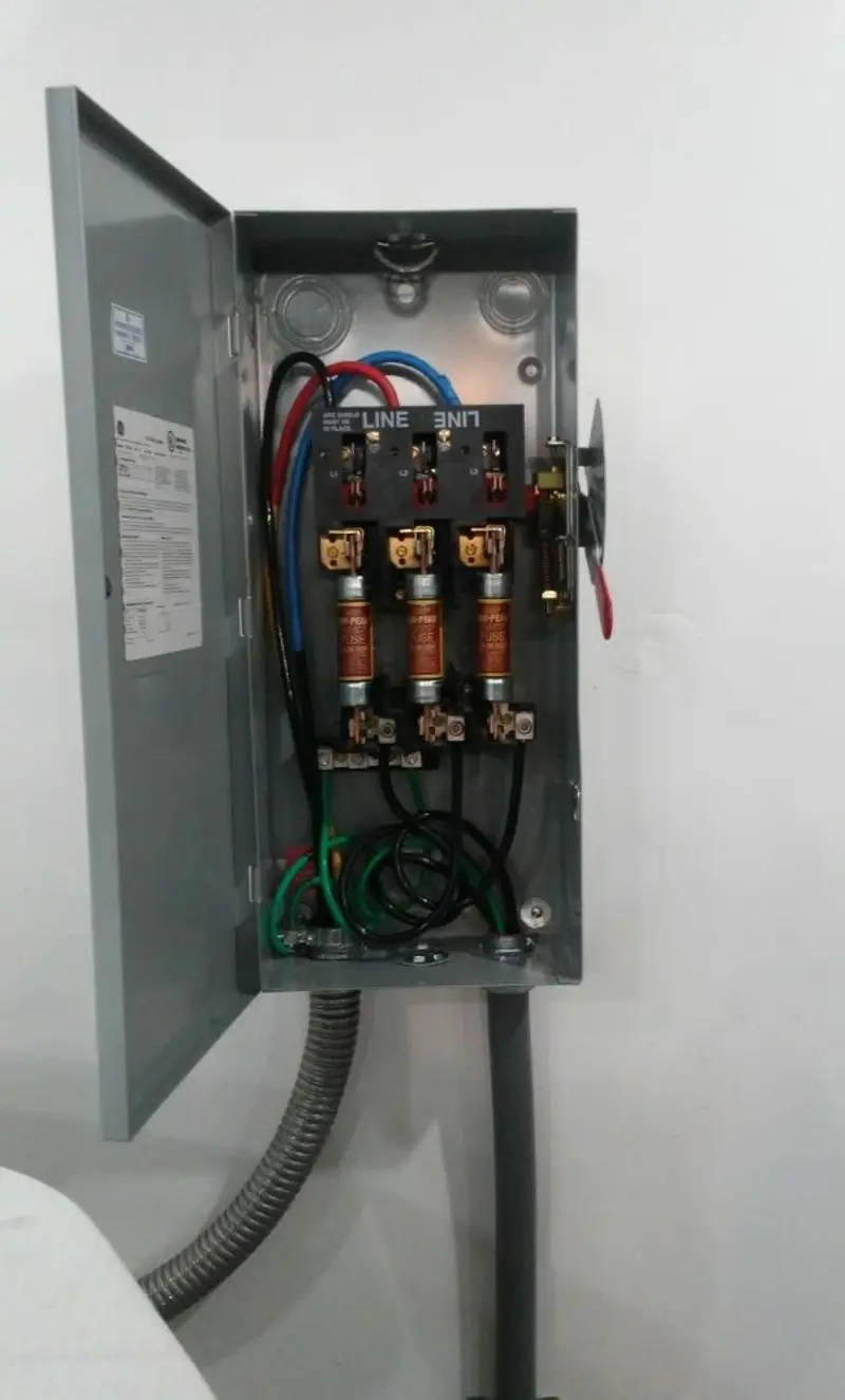 Three-phase disconnect switch installed for Electrical Wiring & Rewiring in Elkton